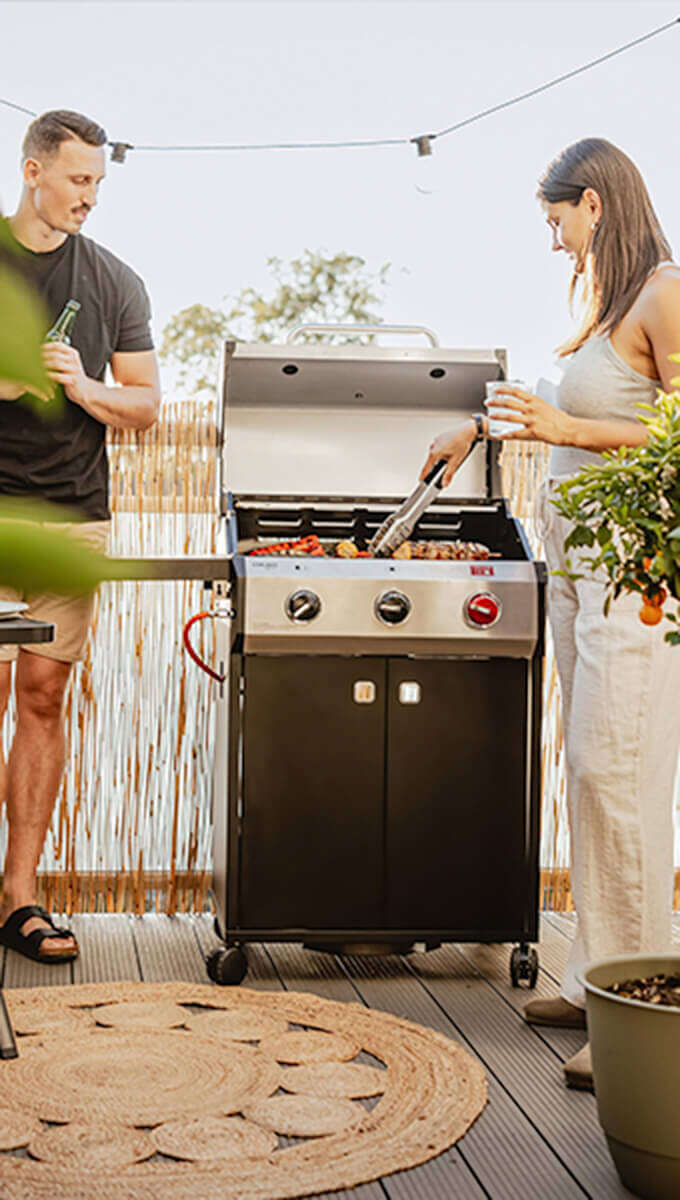 Enders Gasgrill Chigago Next R Turbo mit Wetterschutzhuelle 340x600 1